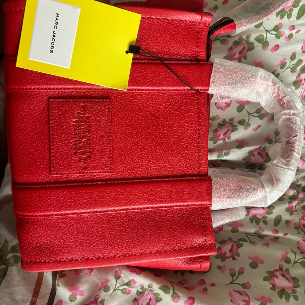 Marc Jacobs Bold Red Tote Bag - Picture 2 of 3